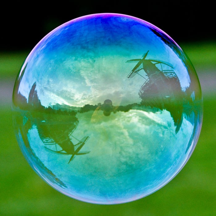Magical water drop photography, the world in bubbles