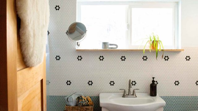 Innovative Bathroom Organization: The Dollar Tree Spice Rack Trend