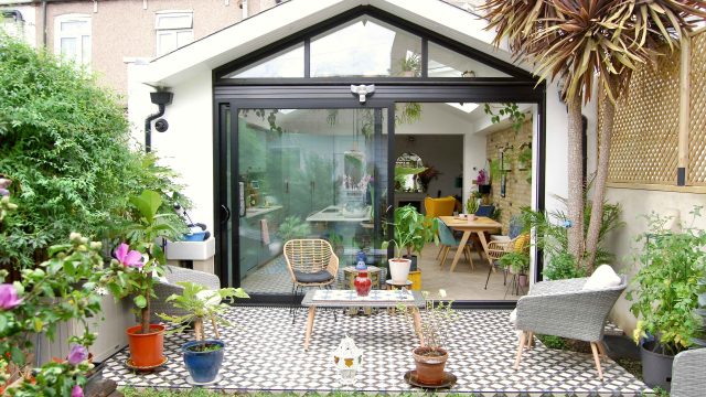 A New App Brings Home Living Expertise to Your Fingertips