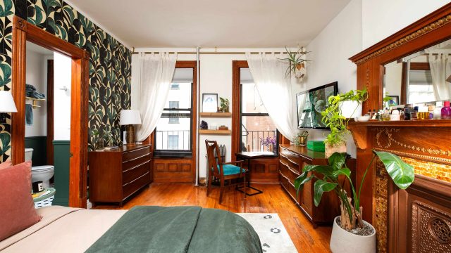 Reviving History: A Modern Take on a Brooklyn Apartment's Timeless Charm