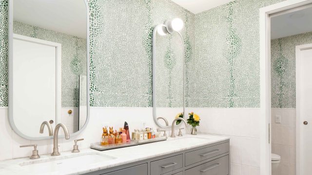 Transform Your Bathroom with Vintage Finds for Stylish Storage
