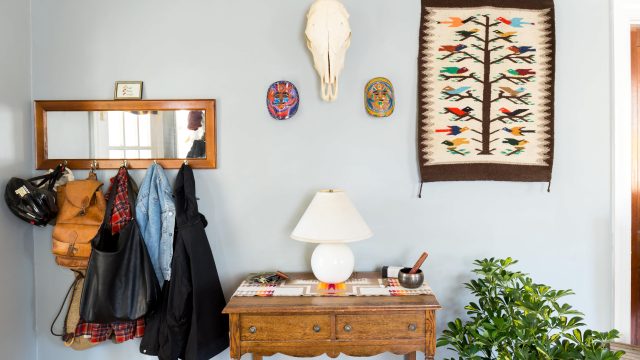 Transform Your Entryway: Smart Storage Ideas to Reduce Clutter