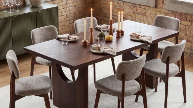 Effortless Hosting: Secrets to a Relaxed Dinner Party Experience