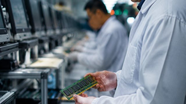 Micron's Earnings Loom: What It Means for Investors Now